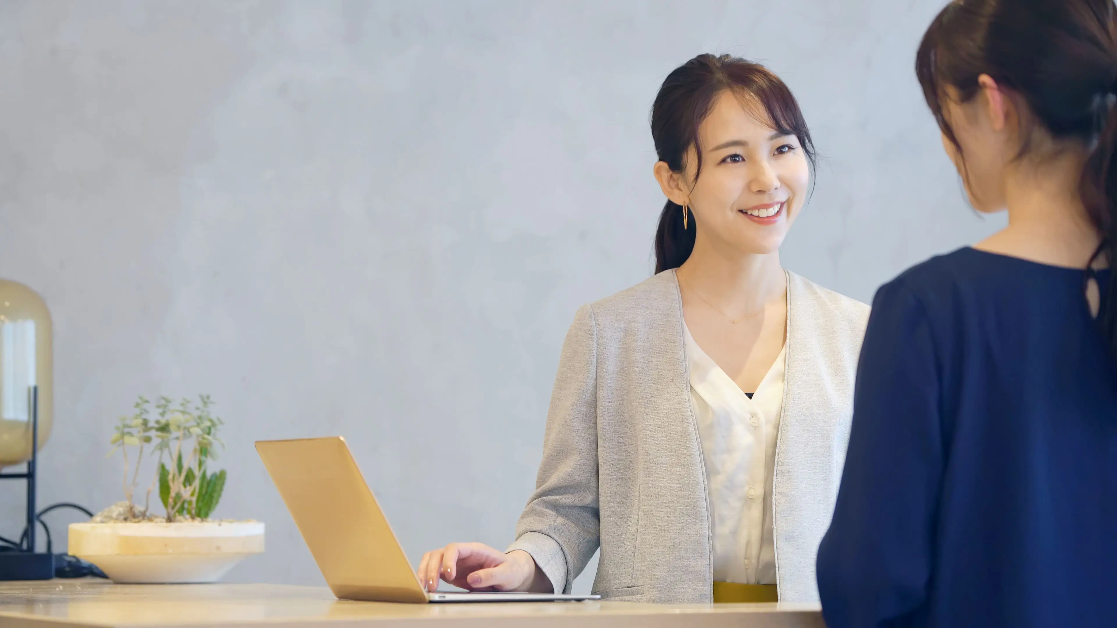 従業員の仕事と治療の両立を支援するための企業のサポート体制とは?
